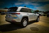 Used 2023 Jeep Grand Cherokee Laredo image 5