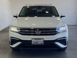 Certified 2022 Volkswagen Tiguan SE w/ Panoramic Sunroof Package image 2
