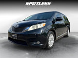 Used 2014 Toyota Sienna XLE image 3
