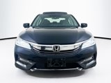 Used 2017 Honda Accord Touring image 2