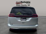 Used 2023 Chrysler Pacifica Touring-L image 5