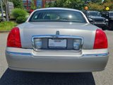 Used 2006 Lincoln Town Car Signature Limited image 5