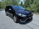 Used 2019 Chrysler Pacifica Limited w/ Advanced Safetytec Group image 3