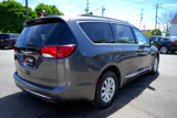 Used 2017 Chrysler Pacifica Touring-L image 6