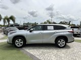 Used 2022 Toyota Highlander LE image 6