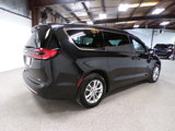 Used 2022 Chrysler Pacifica Touring image 5
