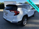 Used 2022 GMC Terrain SLT w/ Infotainment Package II image 2