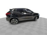 Used 2019 Nissan Rogue Sport SL image 3