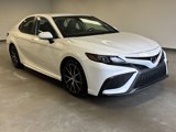 Used 2022 Toyota Camry SE image 2