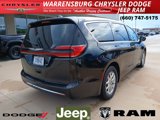 Used 2023 Chrysler Pacifica Touring-L image 3
