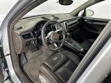 Certified 2018 Porsche Macan image 4