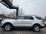 Used 2016 Ford Explorer XLT w/ Equipment Group 202A image 2