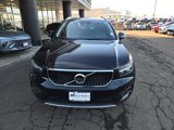 Used 2019 Volvo XC40 T5 Momentum image 2