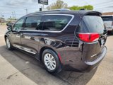 Used 2018 Chrysler Pacifica Touring-L w/ Advanced Safetytec Group image 5