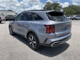 Used 2023 Kia Sorento EX w/ Panoramic Sunroof Package image 6