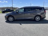 Used 2017 Chrysler Pacifica Touring-L Plus w/ Tire & Wheel Group image 2