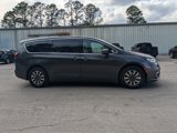 Used 2022 Chrysler Pacifica Touring-L w/ Uconnect Theater Family Group image 3