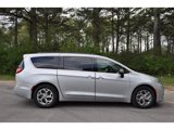 Used 2023 Chrysler Pacifica Limited w/ Uconnect Theater Family Group image 2
