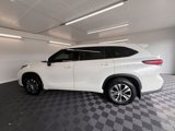 Used 2021 Toyota Highlander XLE image 3