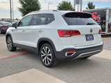 Used 2022 Volkswagen Taos SE image 2