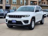 Used 2023 Jeep Grand Cherokee Laredo image 2