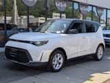 Certified 2025 Kia Soul S image 2