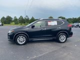 Used 2017 Nissan Rogue SV w/ SV Premium Package image 4