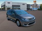 Used 2017 Chrysler Pacifica Touring-L image 2