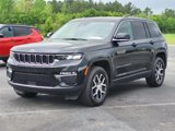 Used 2023 Jeep Grand Cherokee Limited image 3