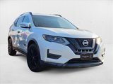 Used 2017 Nissan Rogue SV image 3