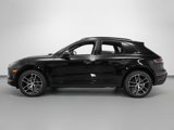 Certified 2024 Porsche Macan image 2