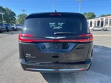 Used 2023 Chrysler Pacifica Touring-L image 4