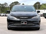Used 2023 Chrysler Voyager LX image 3