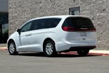 Used 2023 Chrysler Pacifica Touring-L image 6