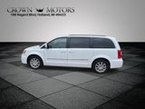 Used 2016 Chrysler Town & Country Touring image 6