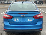 Used 2012 Ford Focus SE w/ SE Winter Pkg image 4