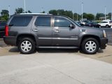 Used 2010 Cadillac Escalade AWD image 4