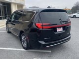 Used 2023 Chrysler Pacifica Limited image 5