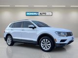 Used 2018 Volkswagen Tiguan SE w/ Panoramic Sunroof Package image 2