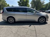 Used 2017 Chrysler Pacifica Limited w/ Tire & Wheel Group image 4