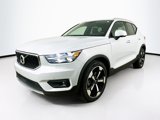 Used 2021 Volvo XC40 T5 Momentum w/ Premium Package image 4