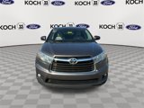 Used 2016 Toyota Highlander XLE image 3