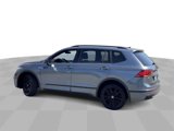 Used 2022 Volkswagen Tiguan SE R-Line image 6