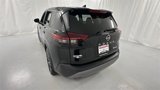 Used 2023 Nissan Rogue SV image 5