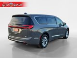 New 2025 Chrysler Pacifica Select image 5