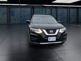 Used 2019 Nissan Rogue SV image 2