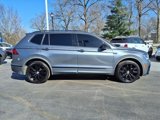 Used 2021 Volkswagen Tiguan SE R-Line image 2