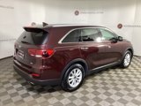 Used 2019 Kia Sorento LX w/ LX Convenience Package image 4