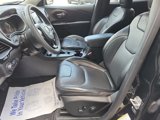 Used 2023 Jeep Cherokee Altitude Lux image 3
