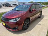 Used 2018 Chrysler Pacifica Touring-L Plus w/ S Appearance Package image 2